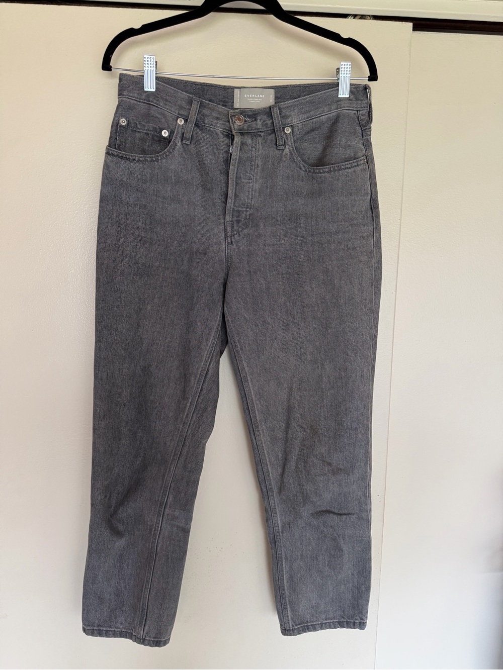 Everlane Cheeky Crop Charcoal Straight Jeans with Leather Patch